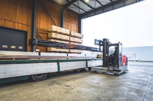 LALLIARD mise sur les chariots multidirectionnels électriques HUBTEX MaxX 45