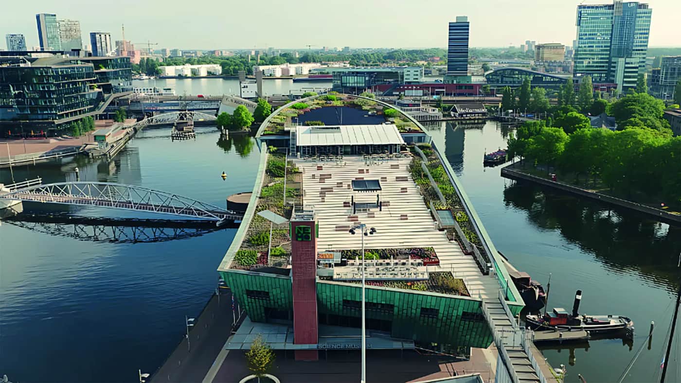 Un rooftop en Accoya pour le musée des Sciences d’Amsterdam